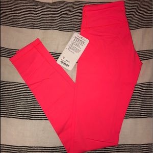 NWT Lululemon Electric Pink Wunder Under
